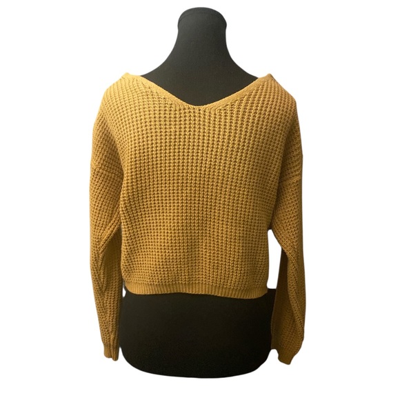 Moon & Madison Off-the-Shoulder Sweater with Twisted Front GUC S - Picture 2 of 6